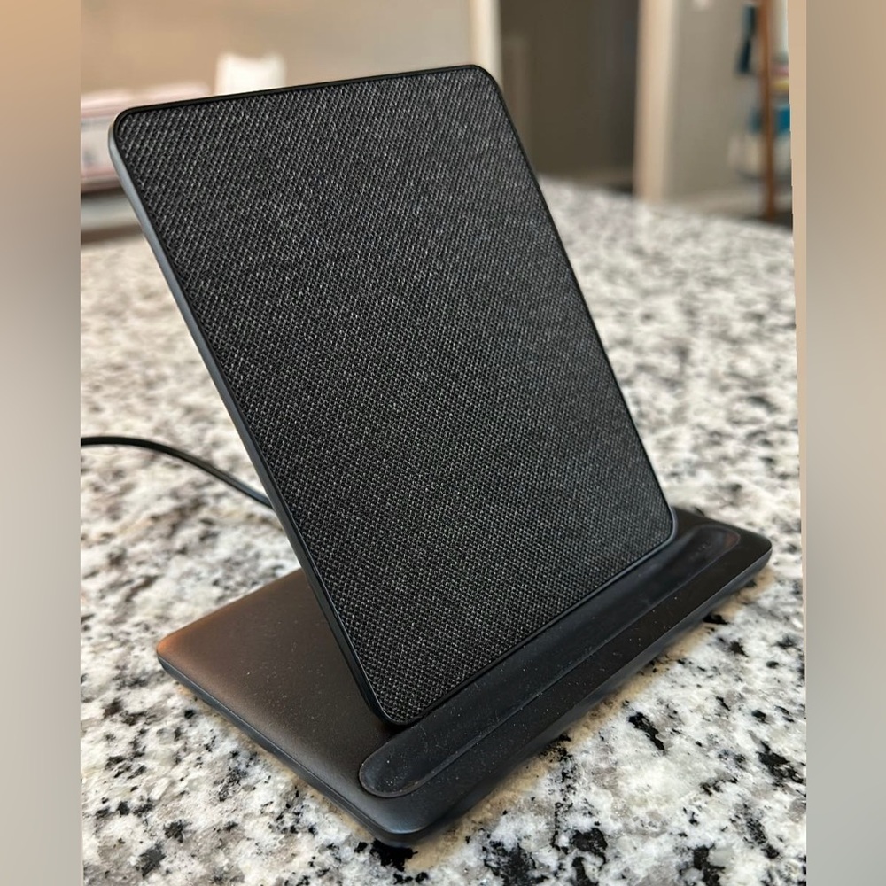 Wireless Kindle Charger for Paperwhite Signature Edition